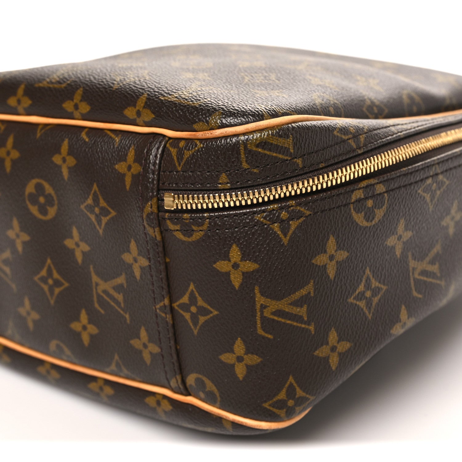 Louis Vuitton Monogram Excursion Shoe Bag 9 of 9