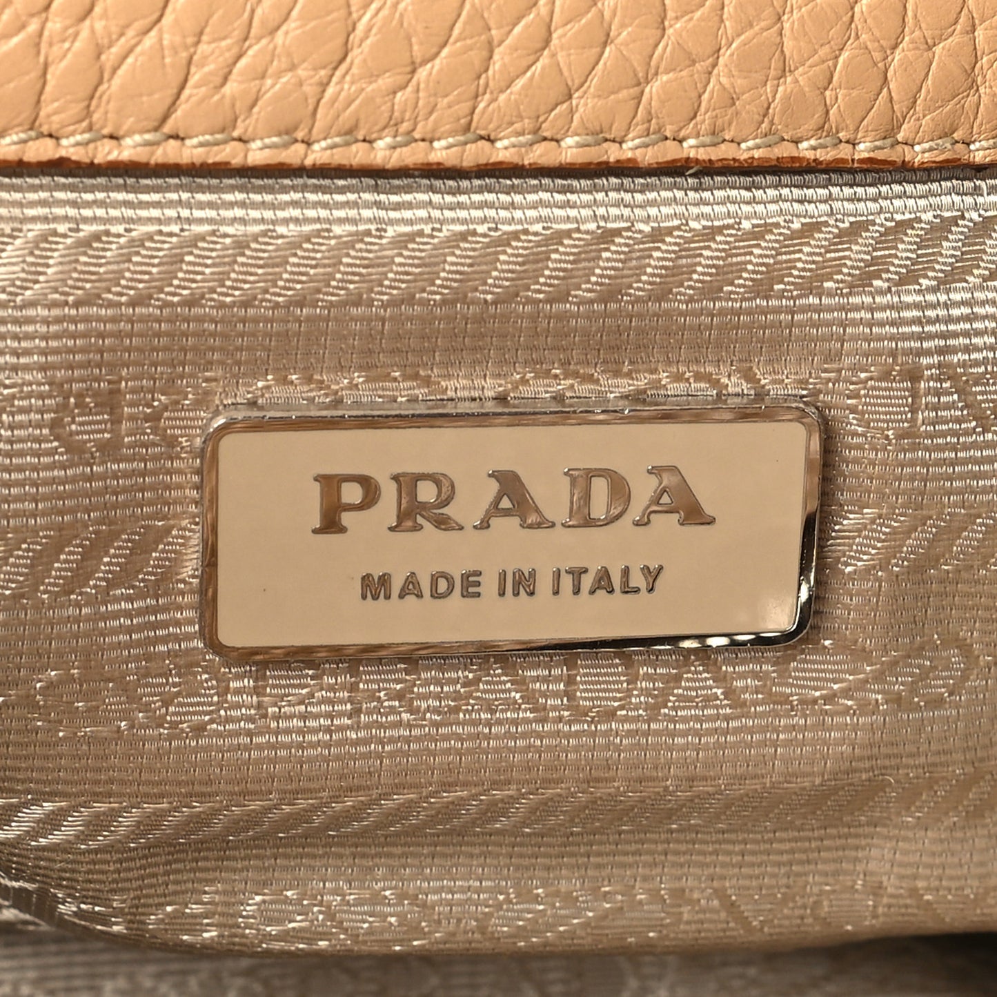 Vitello Daino Embossed Logo Bowler Sughero