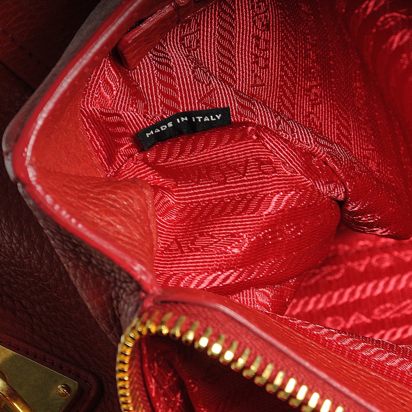 Vitello Daino Lux Small Tote Rosso