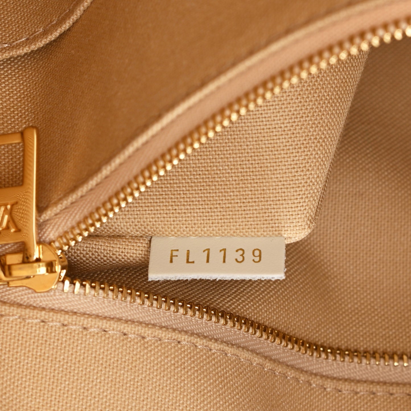 Monogram Giant Onthego GM Kaki Beige