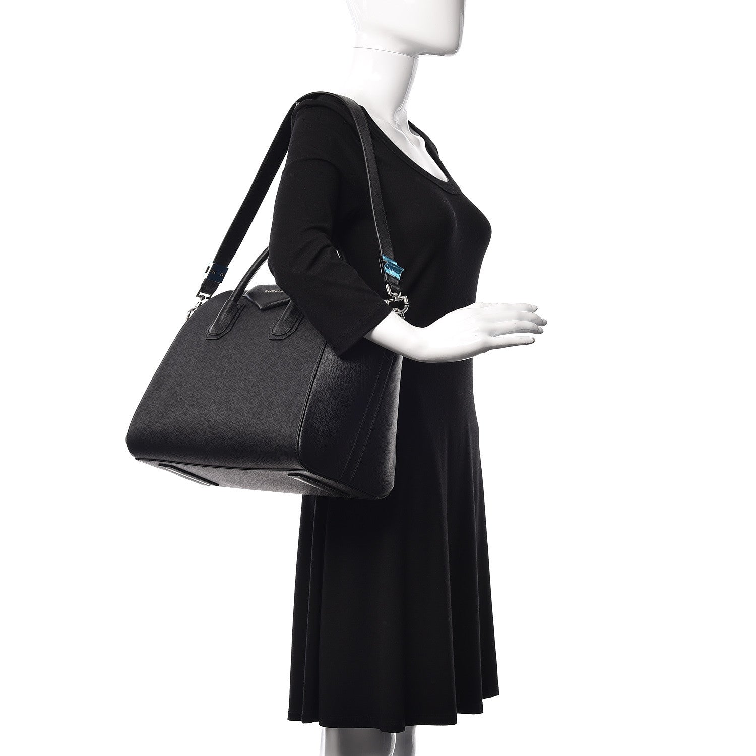 Givenchy Sugar Goatskin Medium Antigona Black 2 of 14