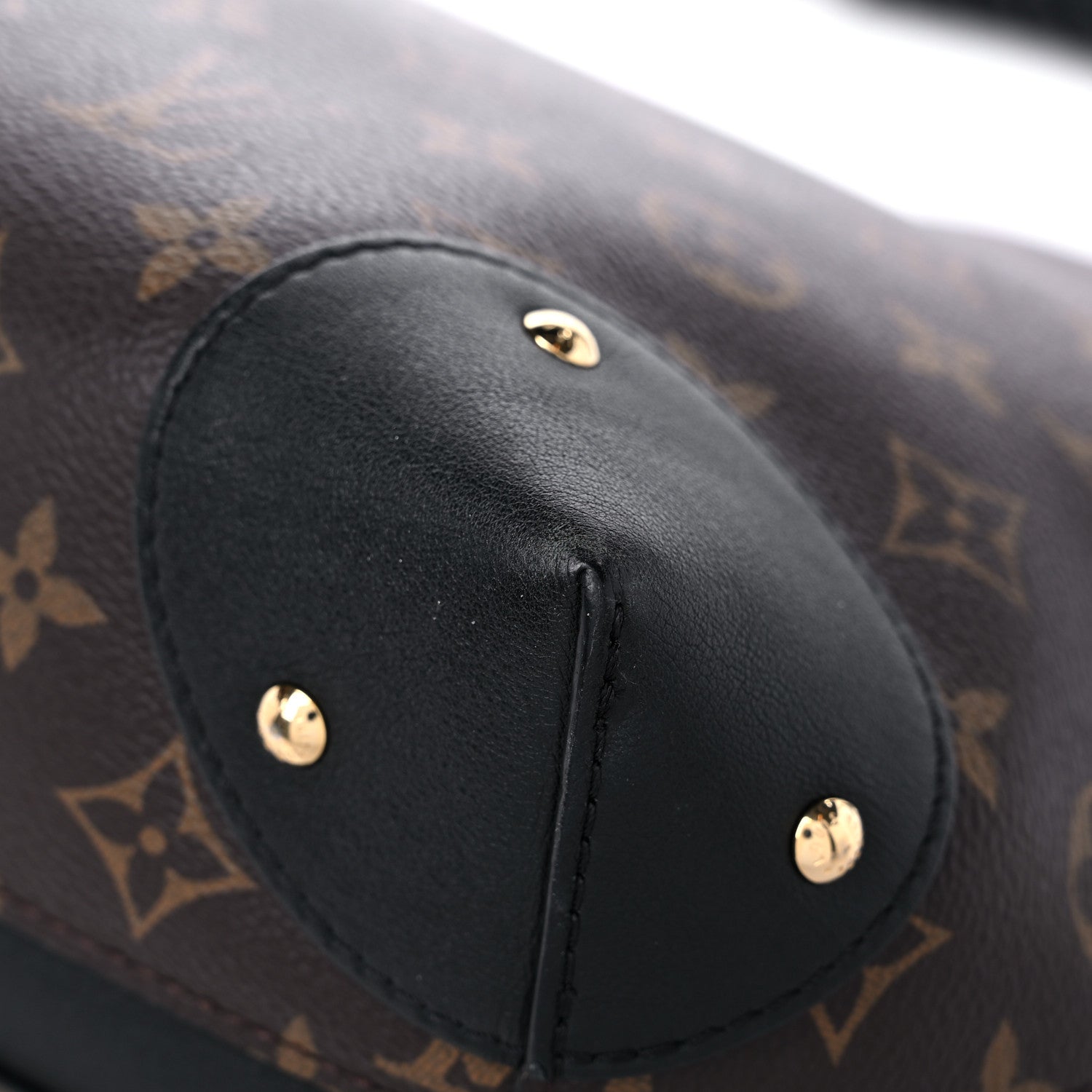 Louis Vuitton Reverse Monogram Triangle Softy 9 of 12