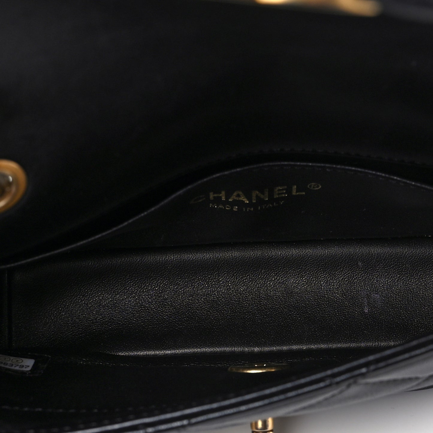 Shiny Lambskin Small Chain Is More Flap Black