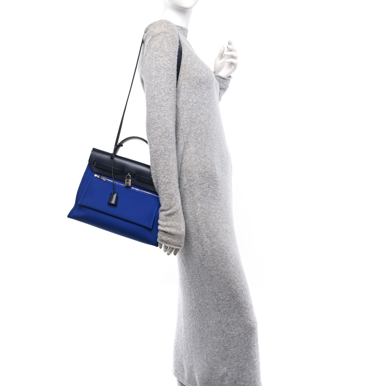 Hermes Vache Hunter Toile Militaire Herbag Zip 31 PM Bleu Electrique Bleu Indigo 2 of 11