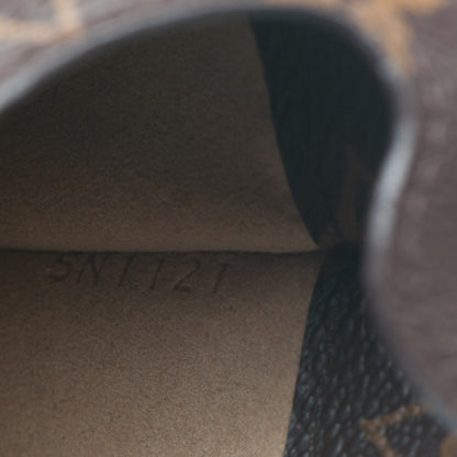 Louis Vuitton Monogram Sunglasses Case MM 6 of 6