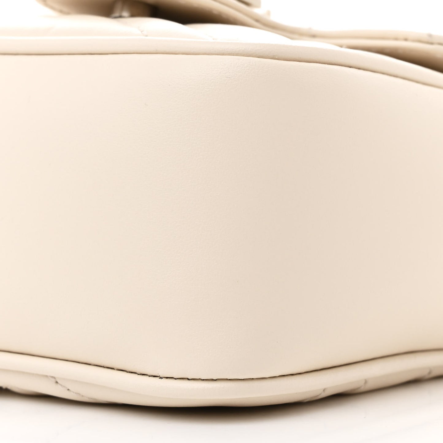 Calfskin Matelasse Monochrome GG Marmont Chain Mini Belt Bag Mystic White