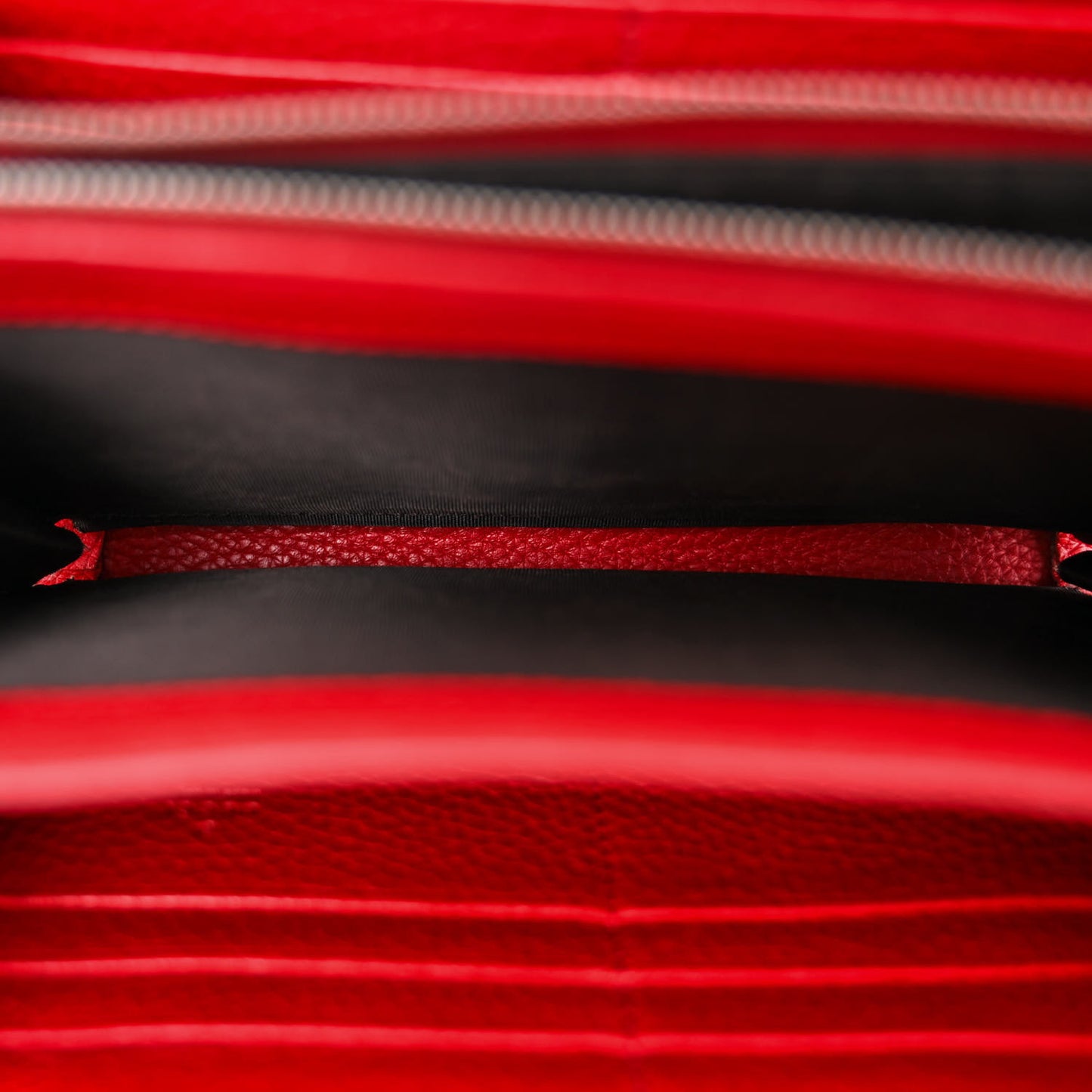 Calfskin GG Marmont Chain Wallet Vulcanic Red