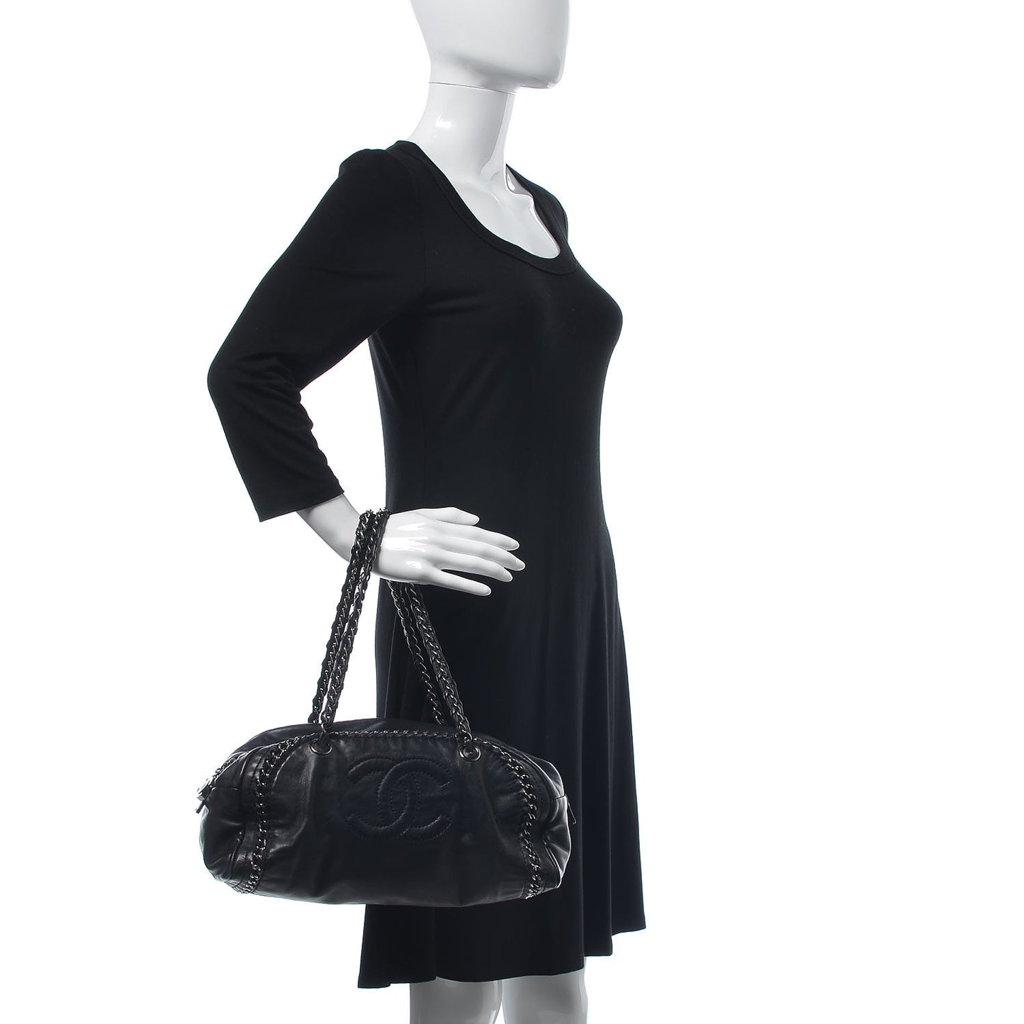 Smooth Calfskin Medium Luxe Ligne Bowler Black