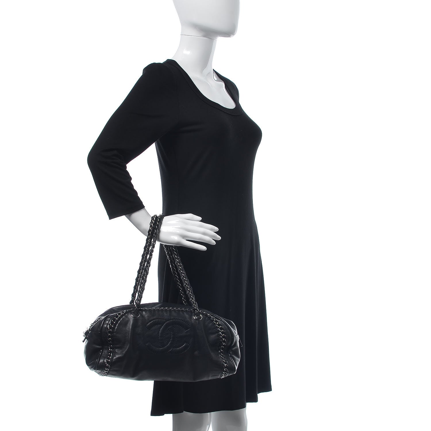 Chanel Smooth Calfskin Medium Luxe Ligne Bowler Black 2 of 14