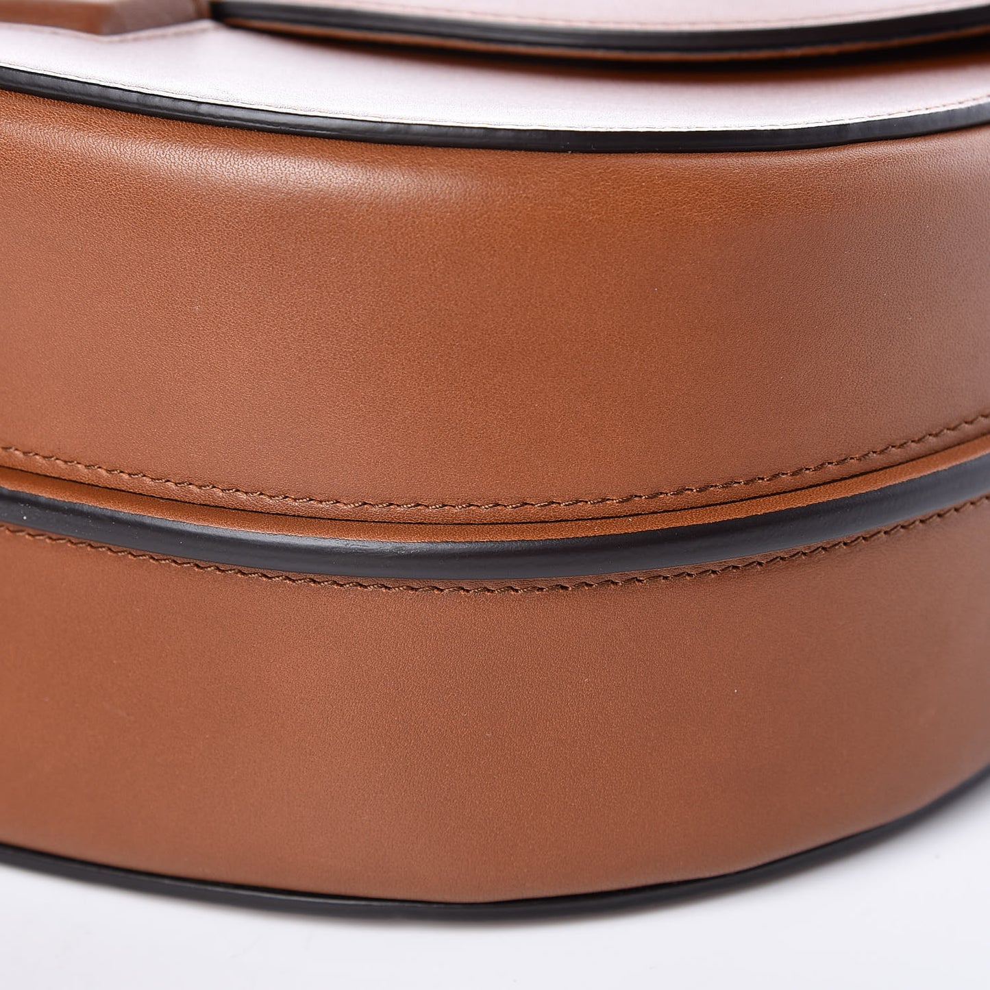 Supersoft Calfskin Medium Trotteur Caramel