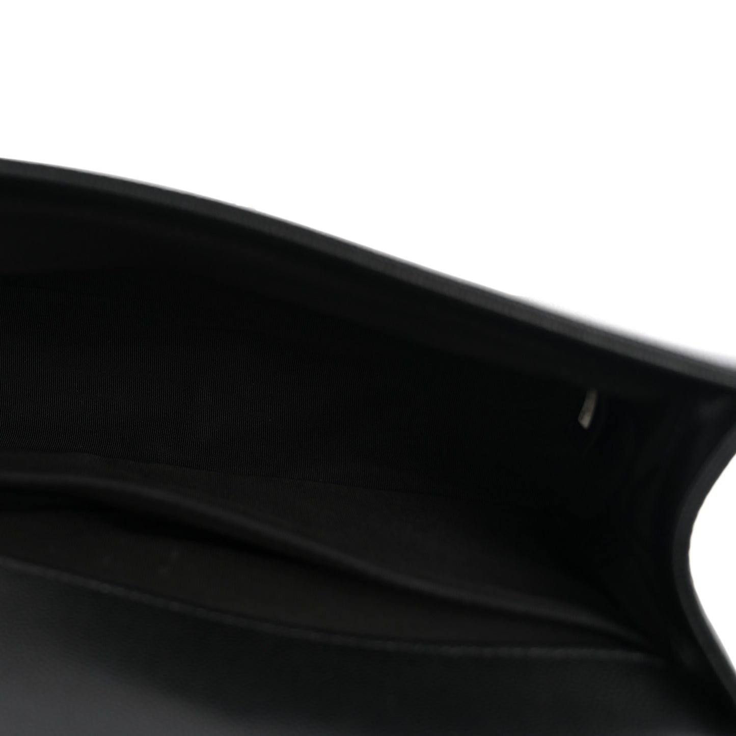 Caviar Quilted Medium Boy Flap Black