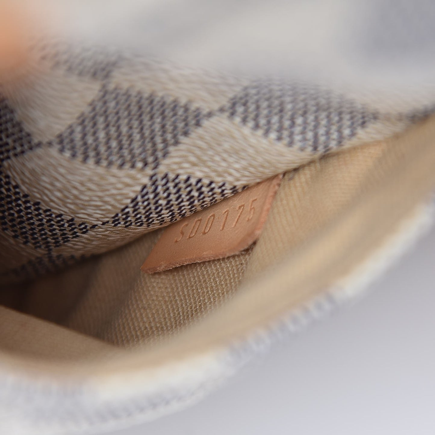 Damier Azur Totally MM