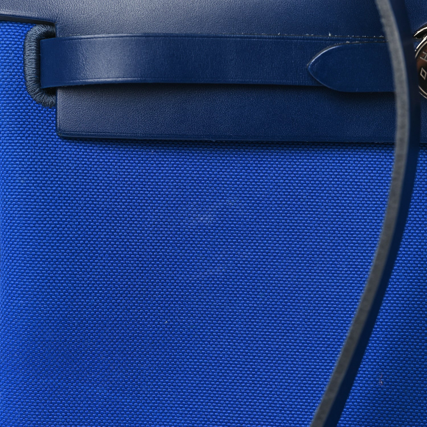 Hermes Toile Militaire Vache Hunter Herbag Zip Retourne 31 PM Bleu Electrique Bleu Saphir 11 of 13