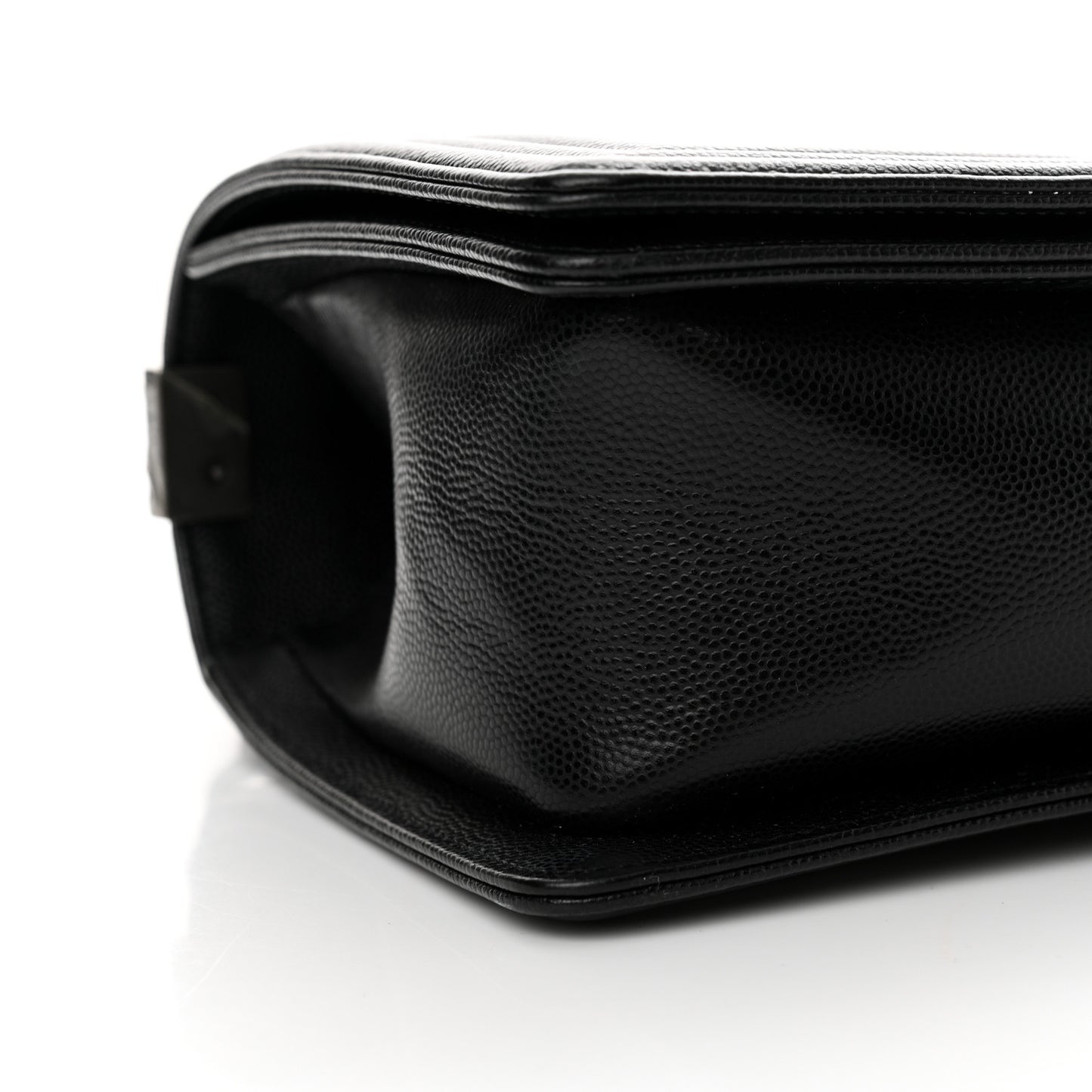 Caviar Quilted Medium Boy Flap Black