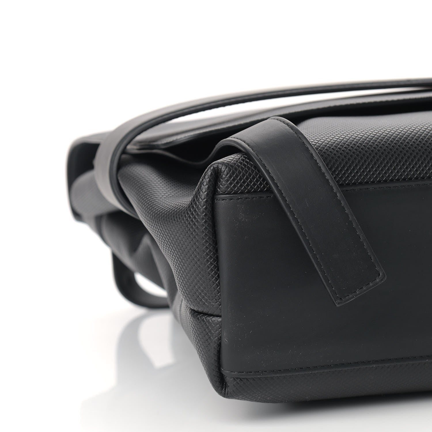 Bottega Veneta Textured Calfskin Messenger Crossbody Bag Black 7 of 9