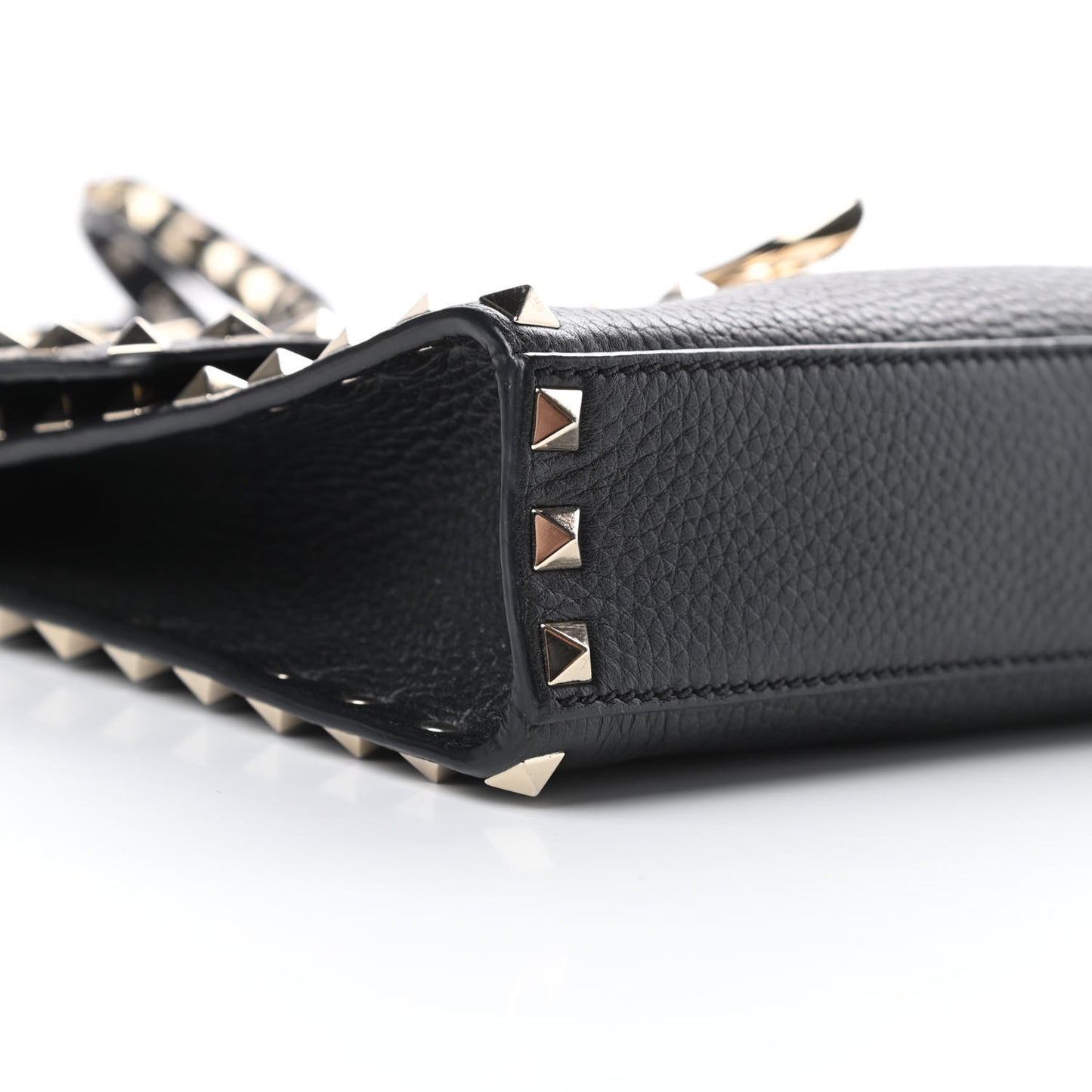 Pebbled Calfskin Medium Rockstud Flip Lock Crossbody Bag Black