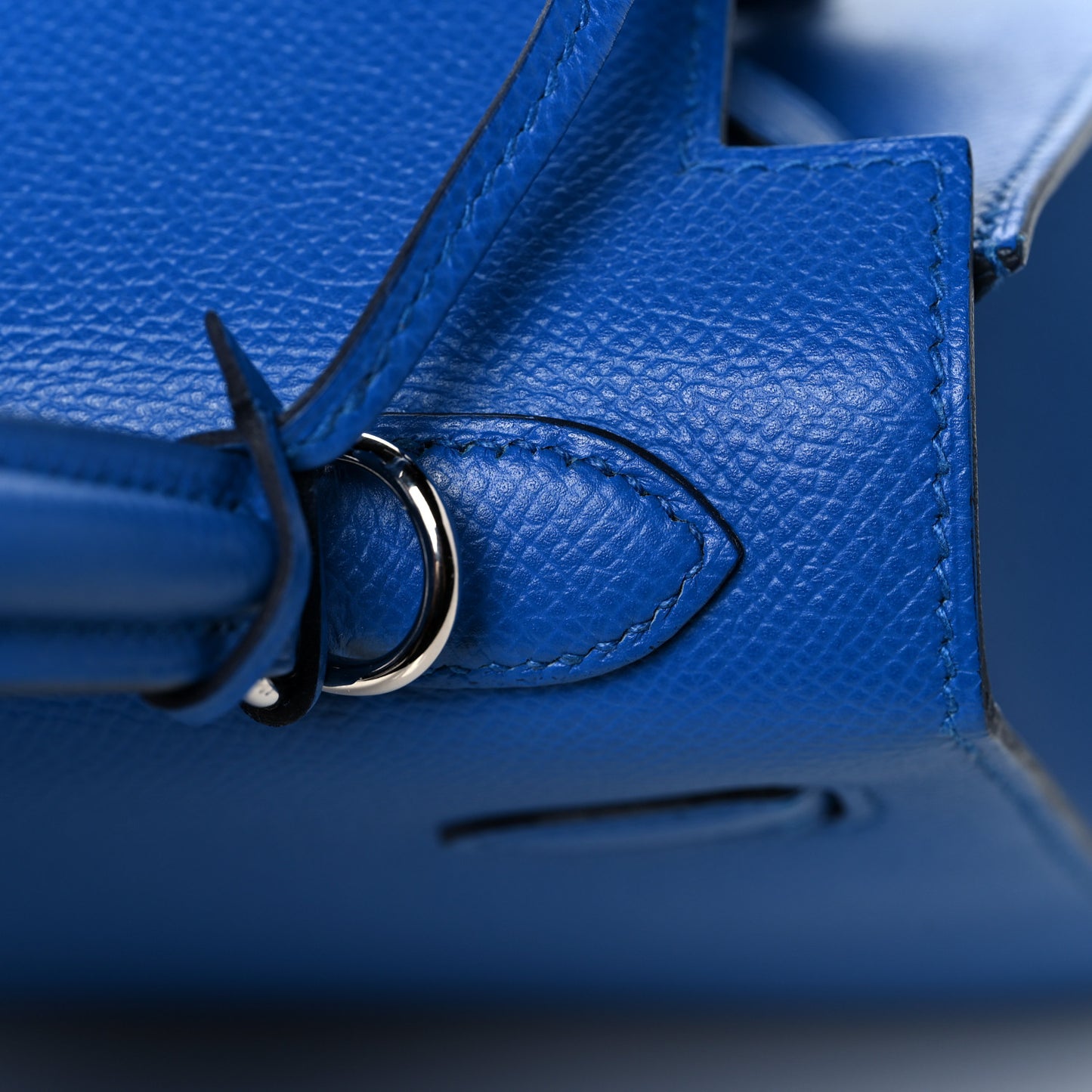 Epsom Kelly Sellier 25 Bleu Zellige