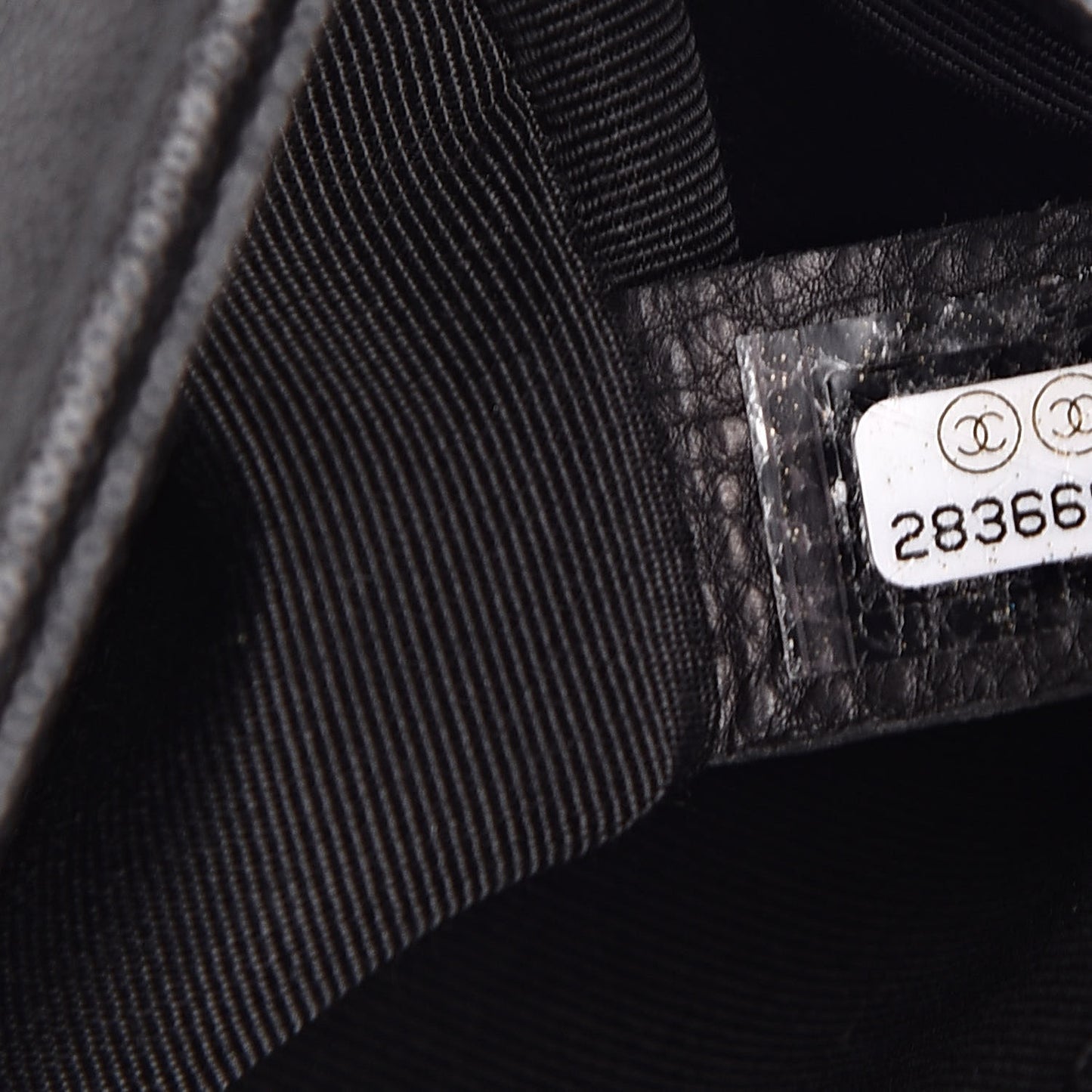Caviar Chevron Quilted Medium Boy Flap Black
