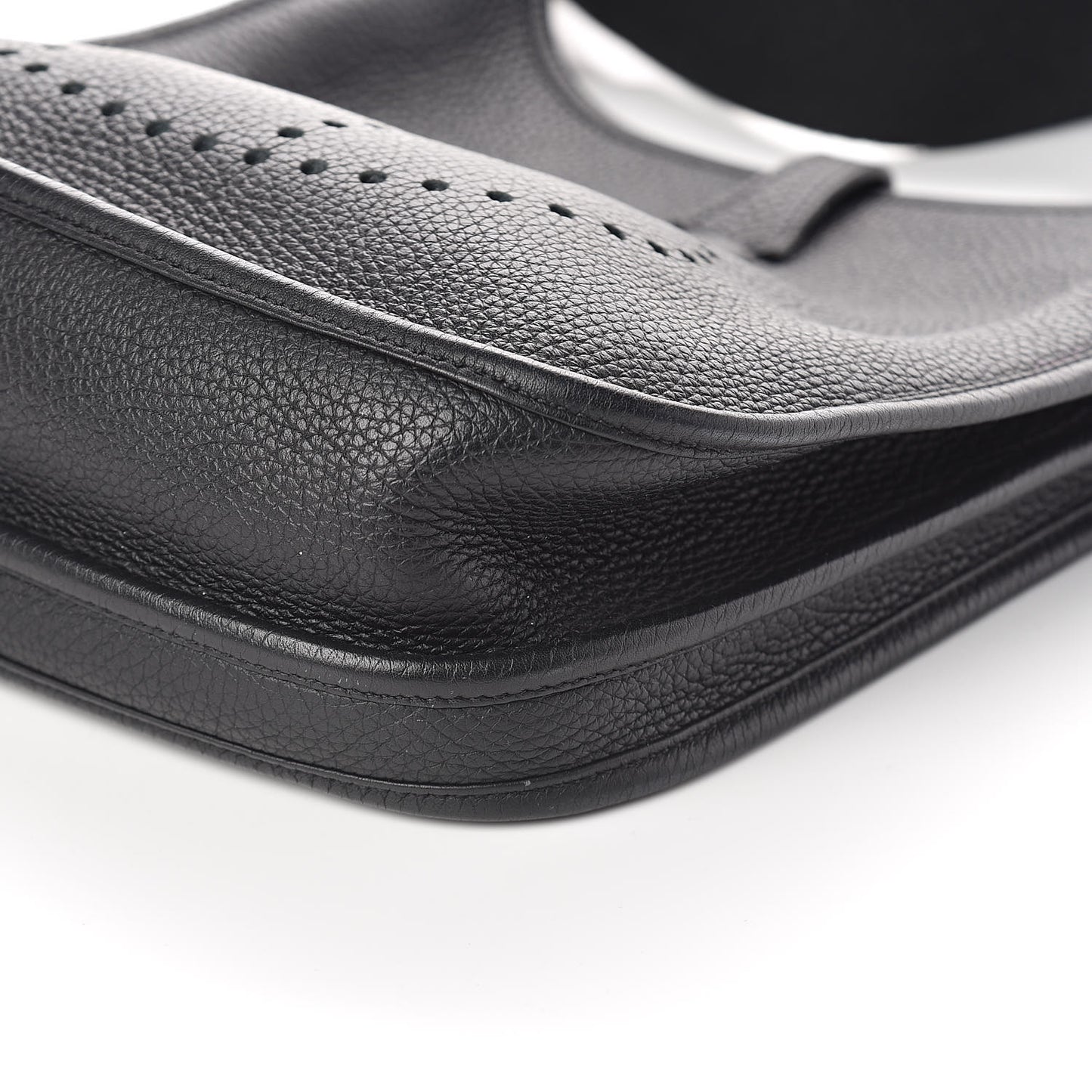 Taurillon Clemence Evelyne III PM Black