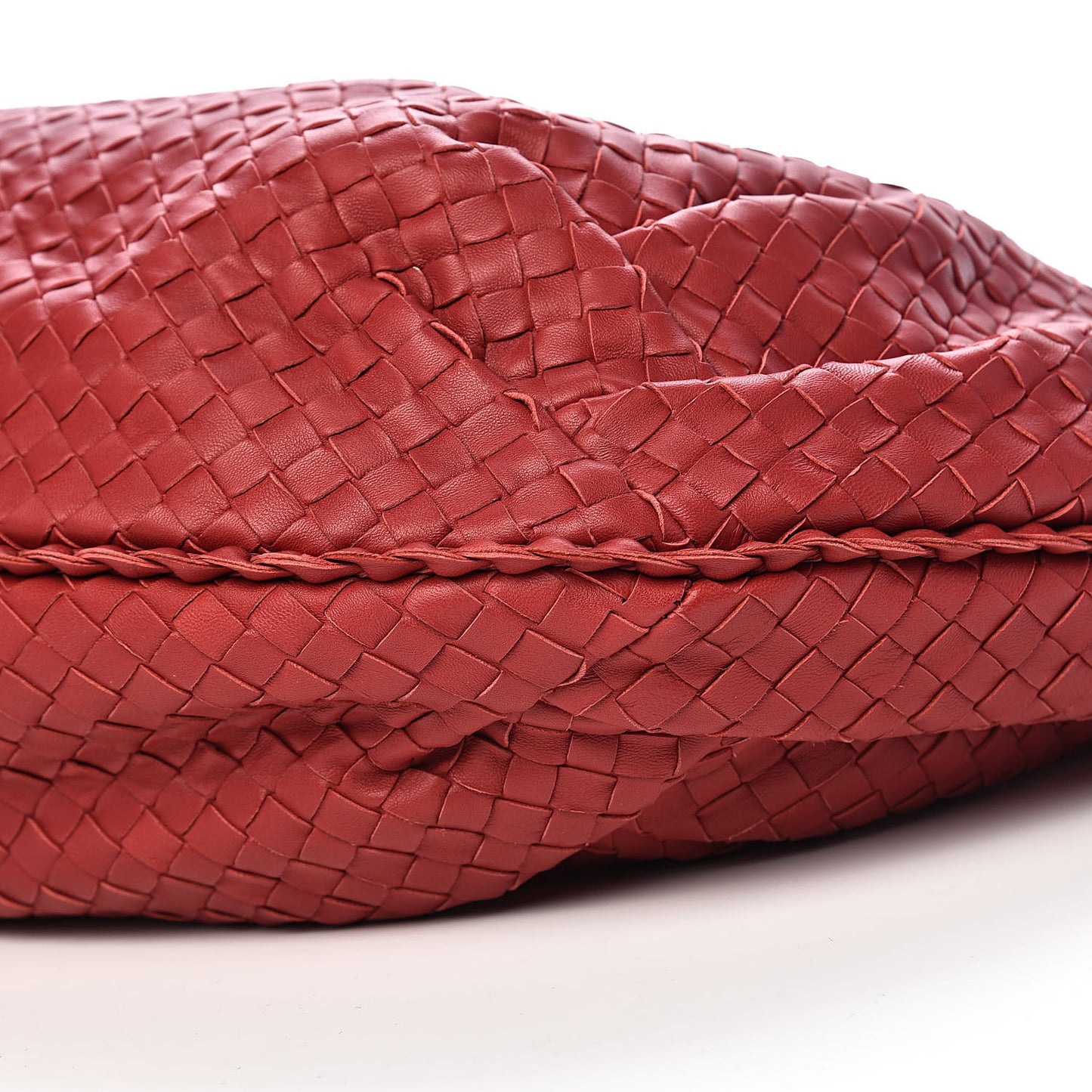 Nappa Intrecciato Large Belly Veneta Hobo Fraise