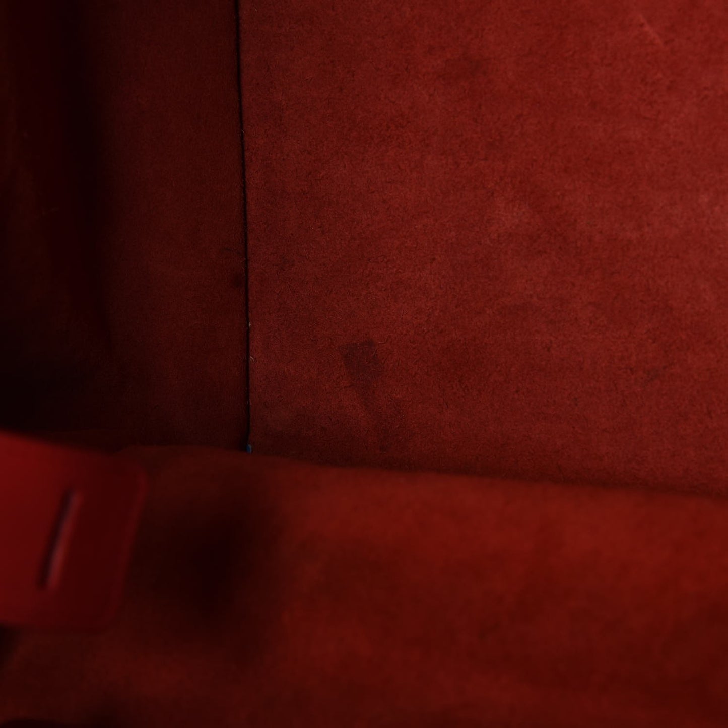 Supple Calfskin Medium Phantom Luggage Vermillion