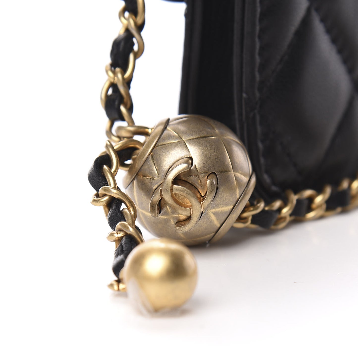 Lambskin Quilted Pearl Crush Clutch With Chain Black