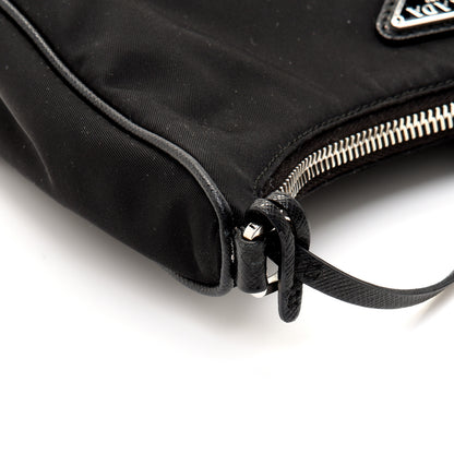 Prada Nylon Re-Edition 2005 Shoulder Bag Black 14 of 15