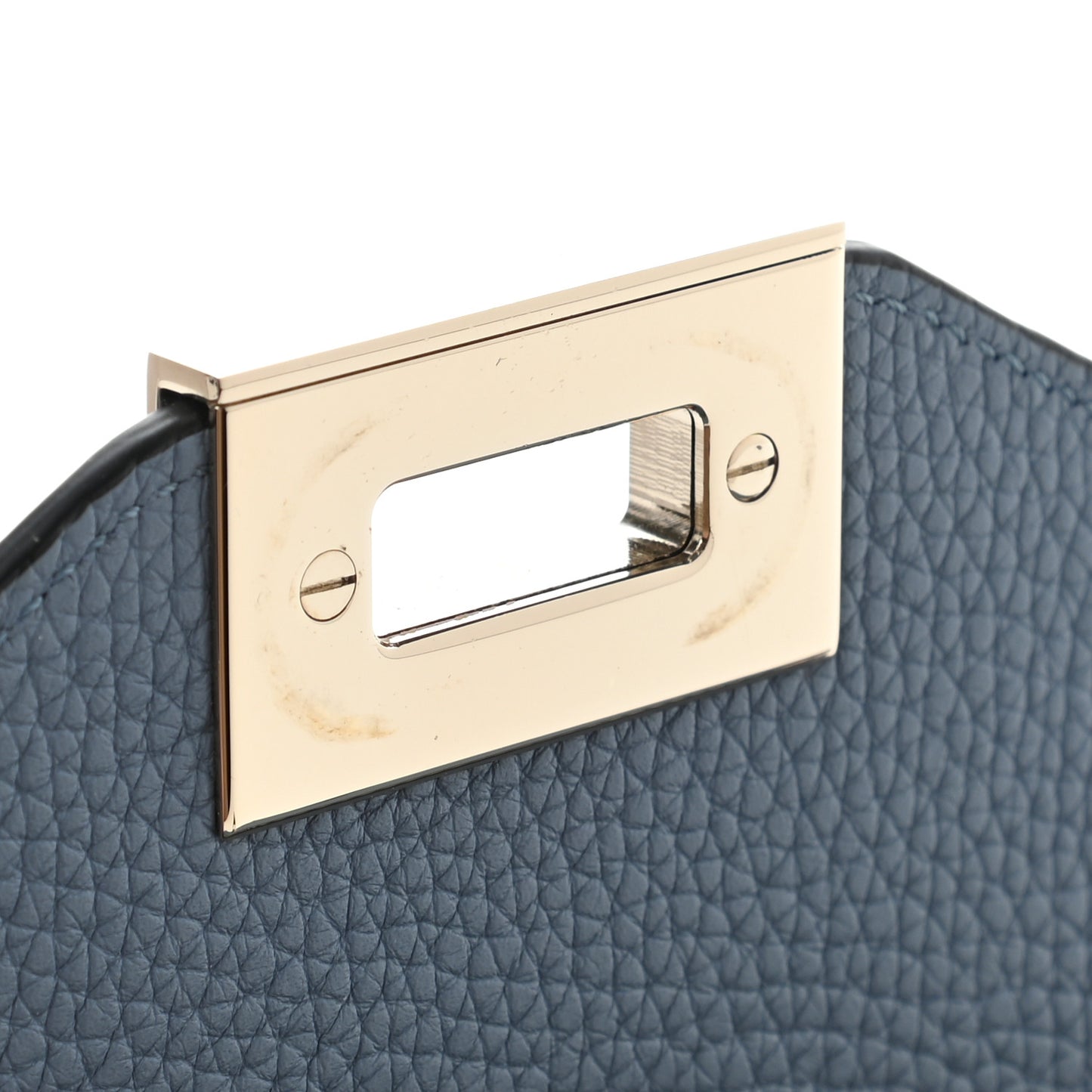 Pebbled Calfskin Rockstud Flip Lock Wallet On Chain Niagara