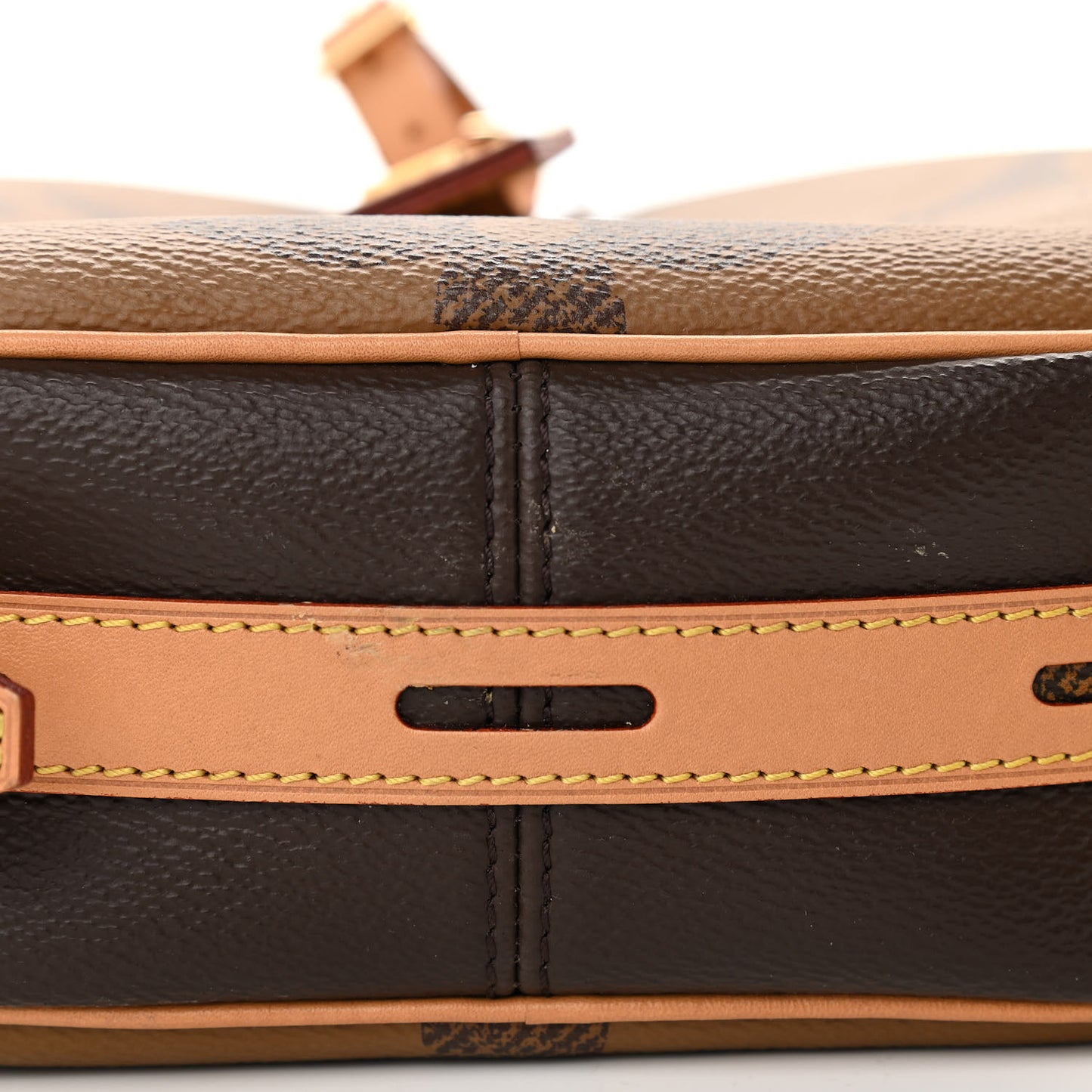 Reverse Monogram Giant Boite Chapeau Souple