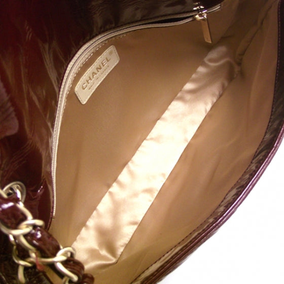 Vinyl Classic Flap Bag Bordeaux