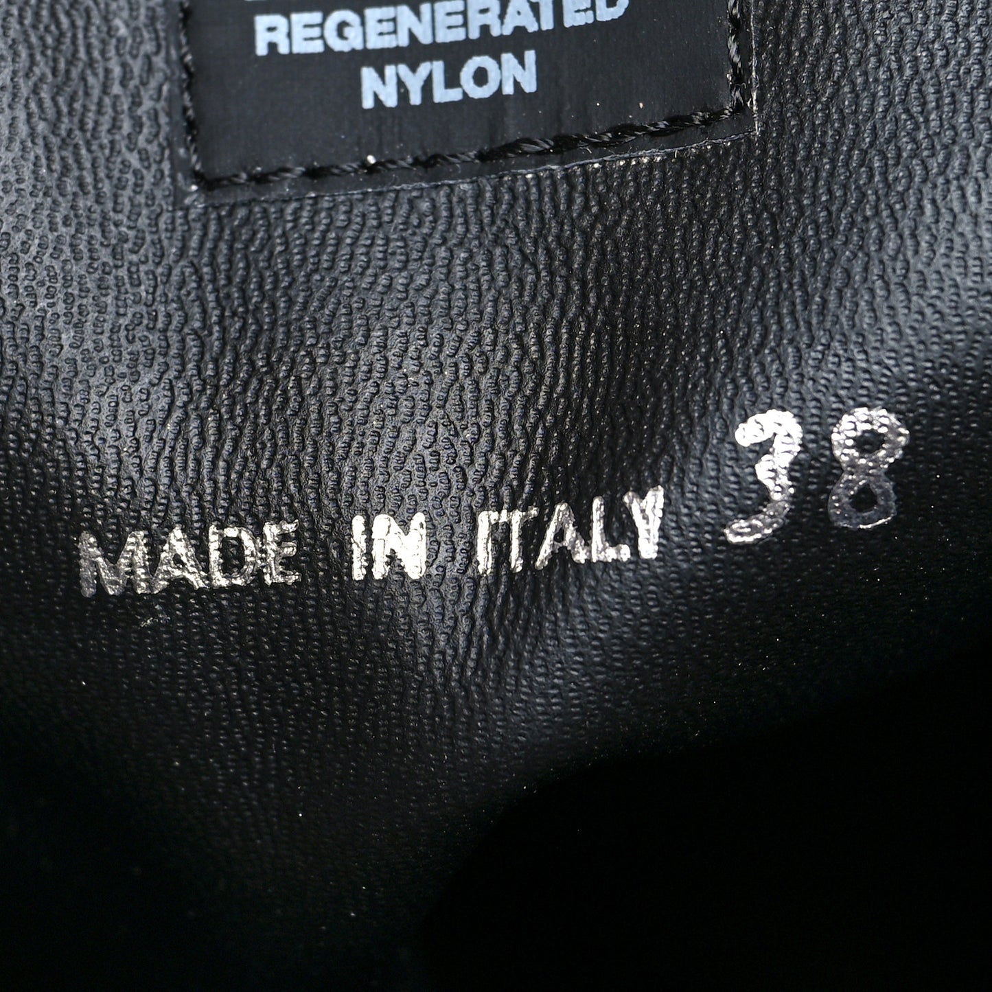 Spazzolato Rois Re-Nylon Metal Triangle Logo Monolith Pouch Pocket 55mm Tall Boots 38 Black