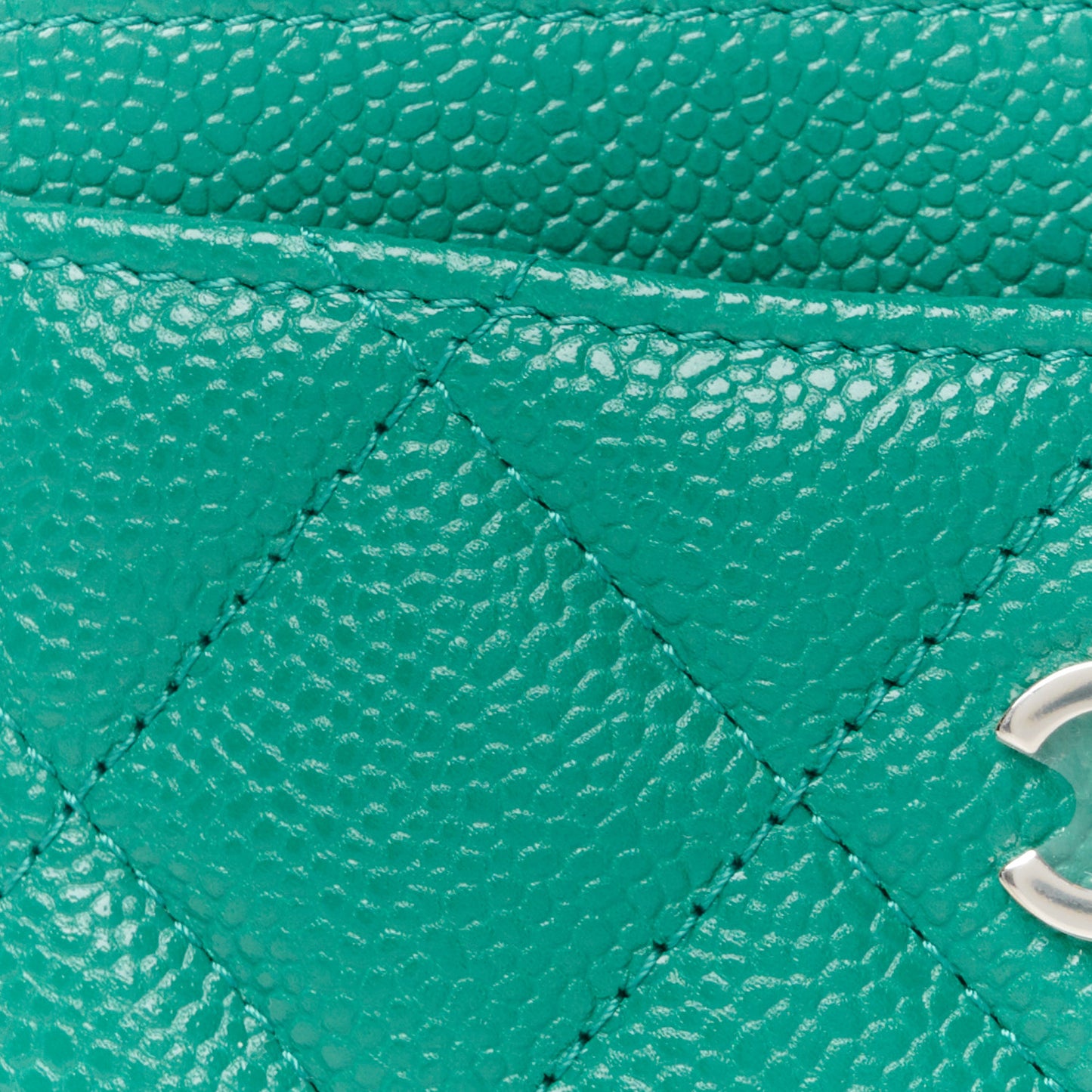 Caviar Quilted Card Holder Green