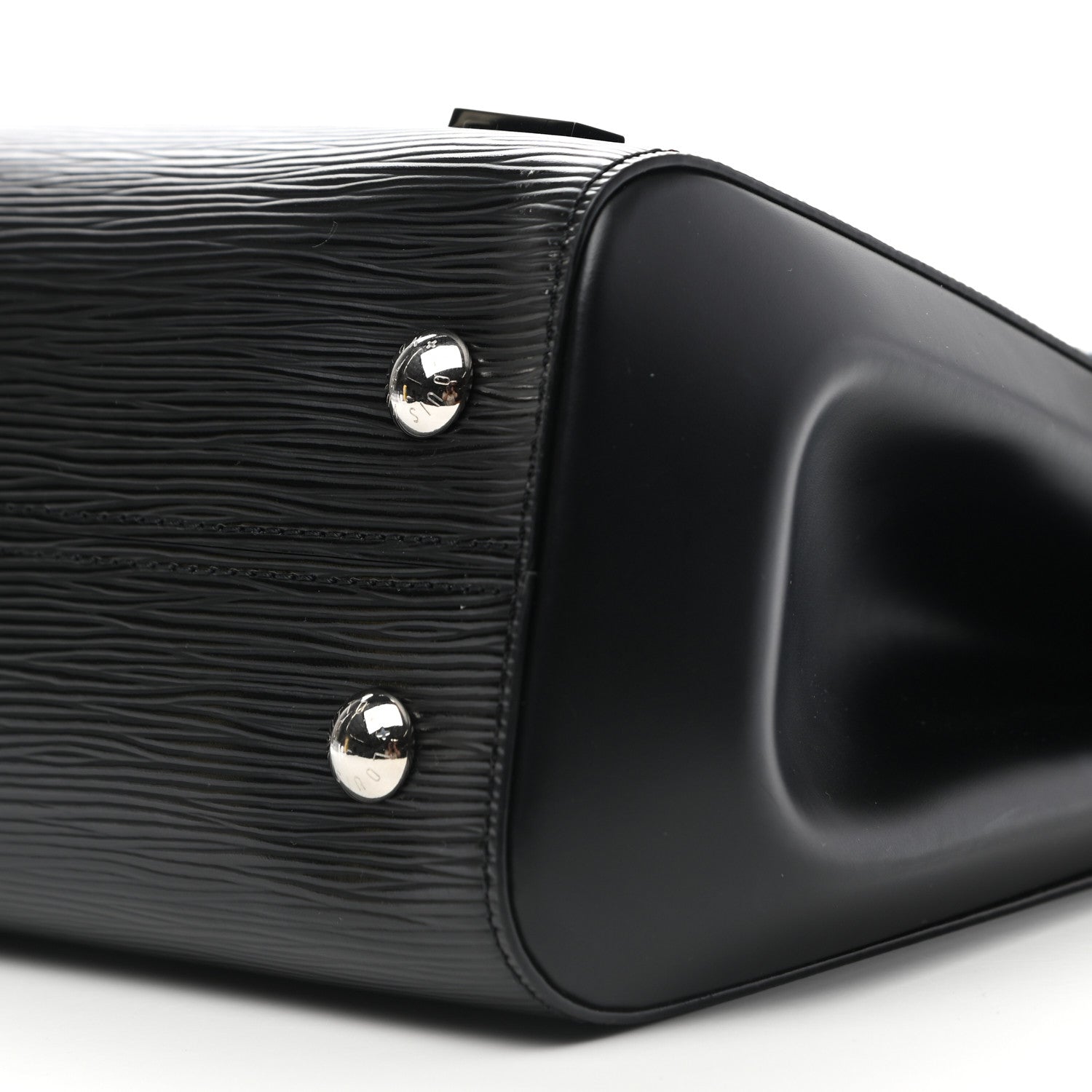 Louis Vuitton Epi Cluny MM Black 9 of 10