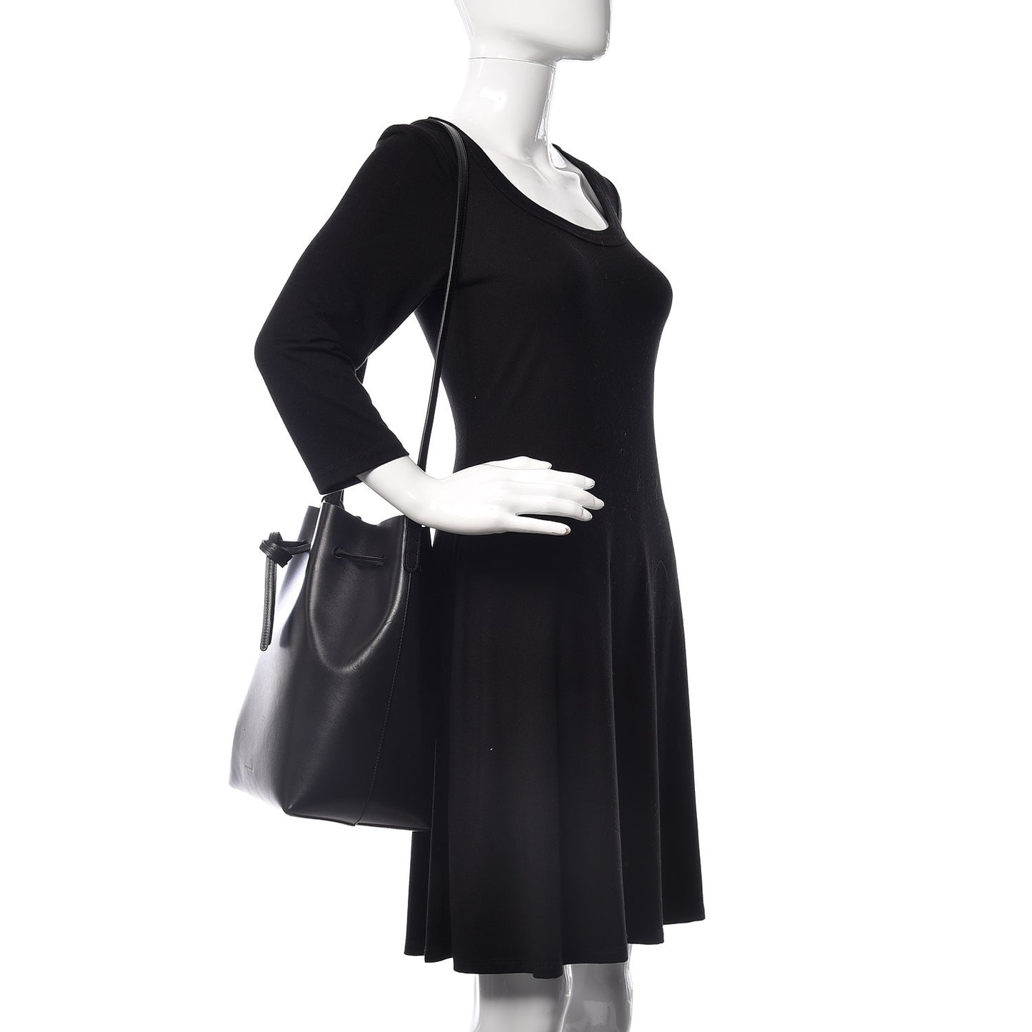 Vegetable Tanned Calfskin Bucket Bag Black Flamma