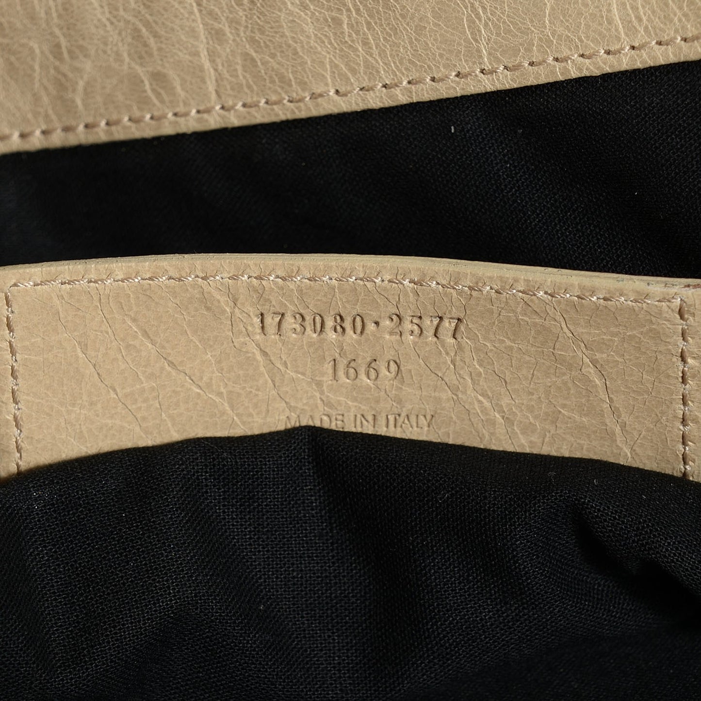 Agneau Giant 21 Gold Hardware Work Praline