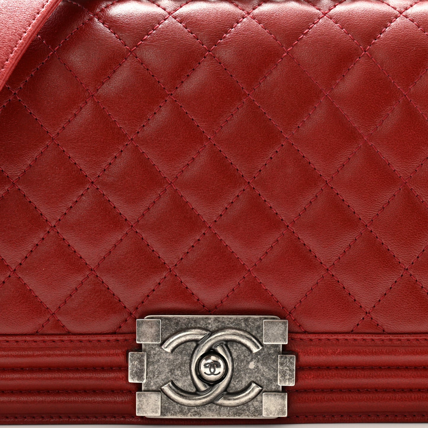 Lambskin Quilted Medium Boy Flap Red