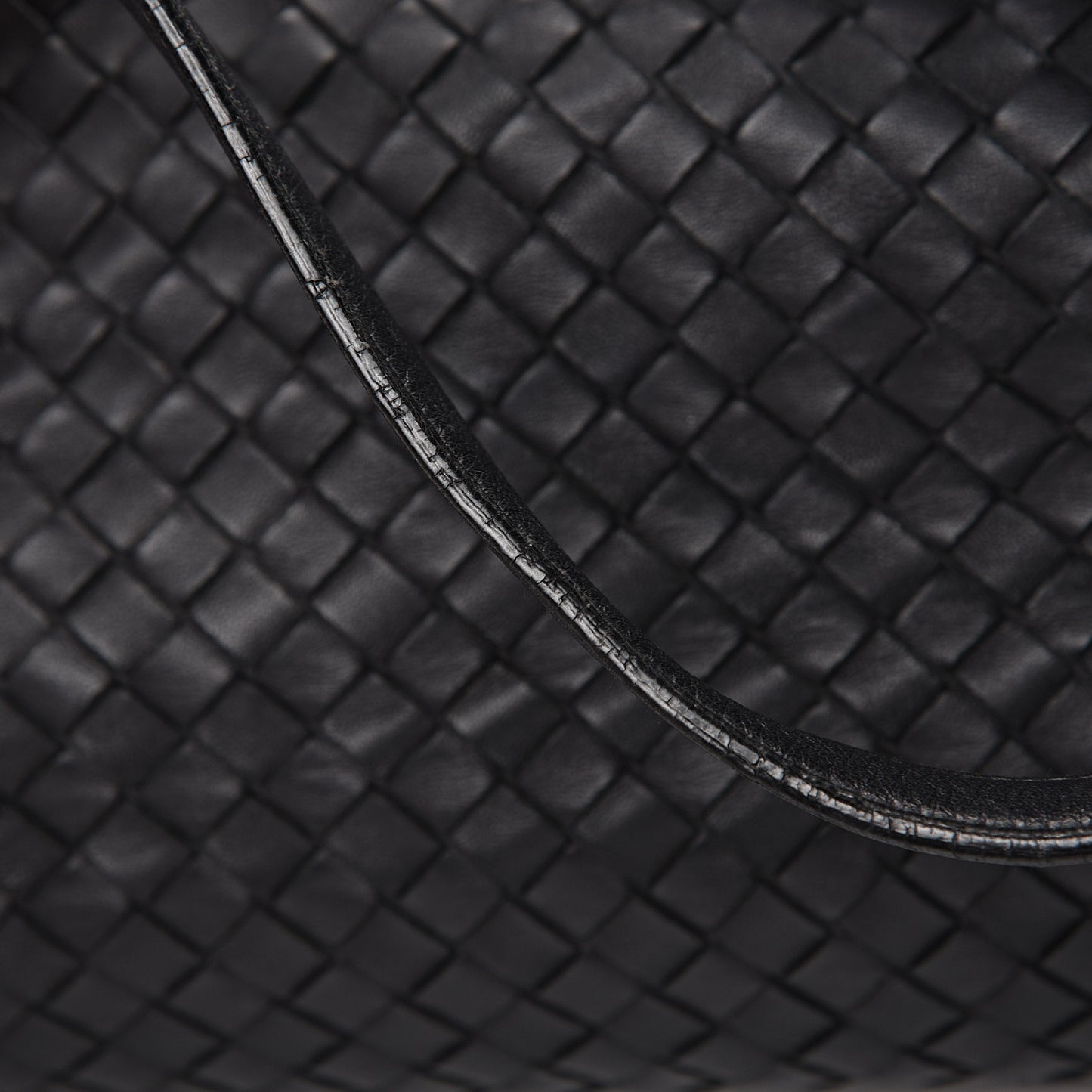 Nappa Intrecciato Large Seamless Tote Black