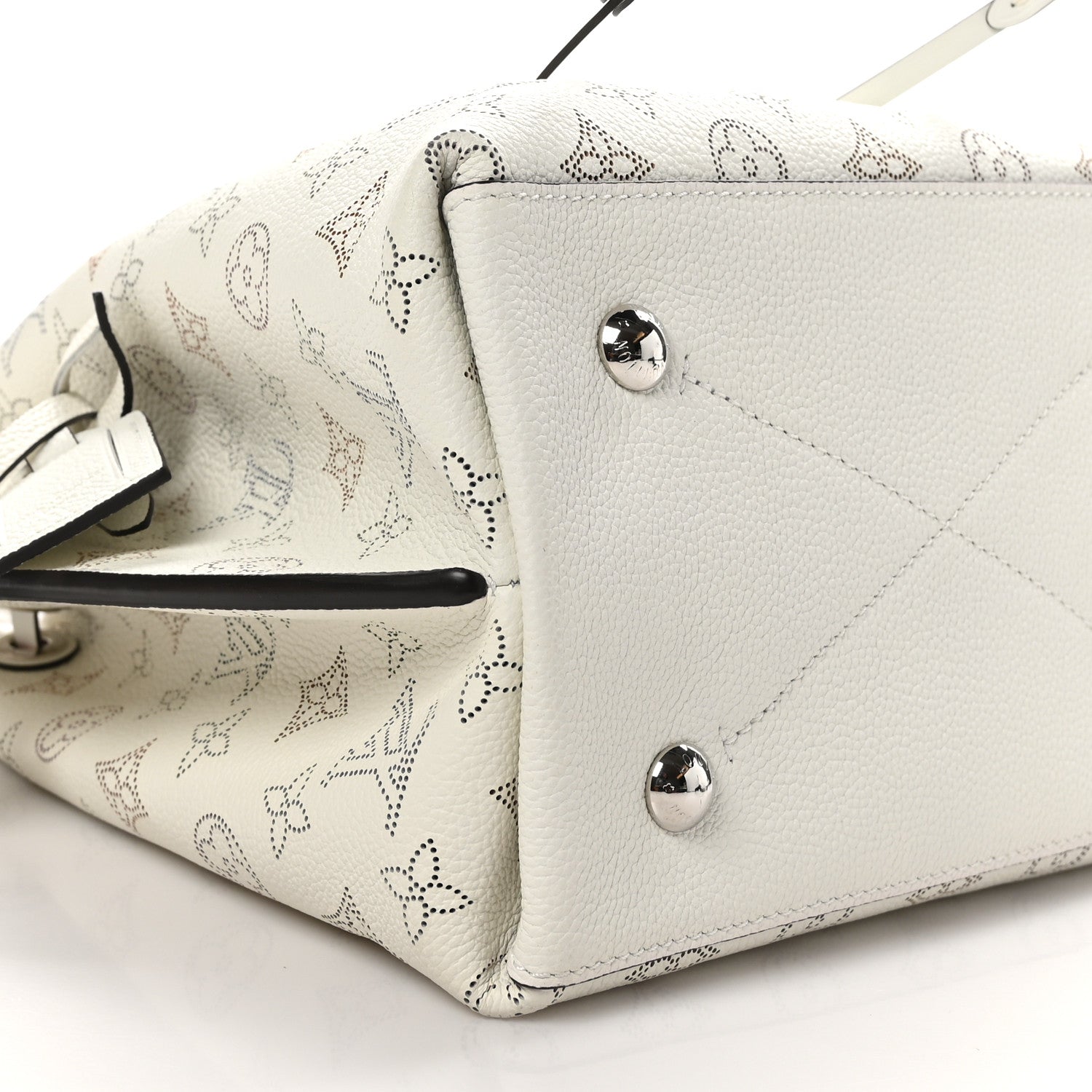 Louis Vuitton Mahina Muria Snow White 8 of 9