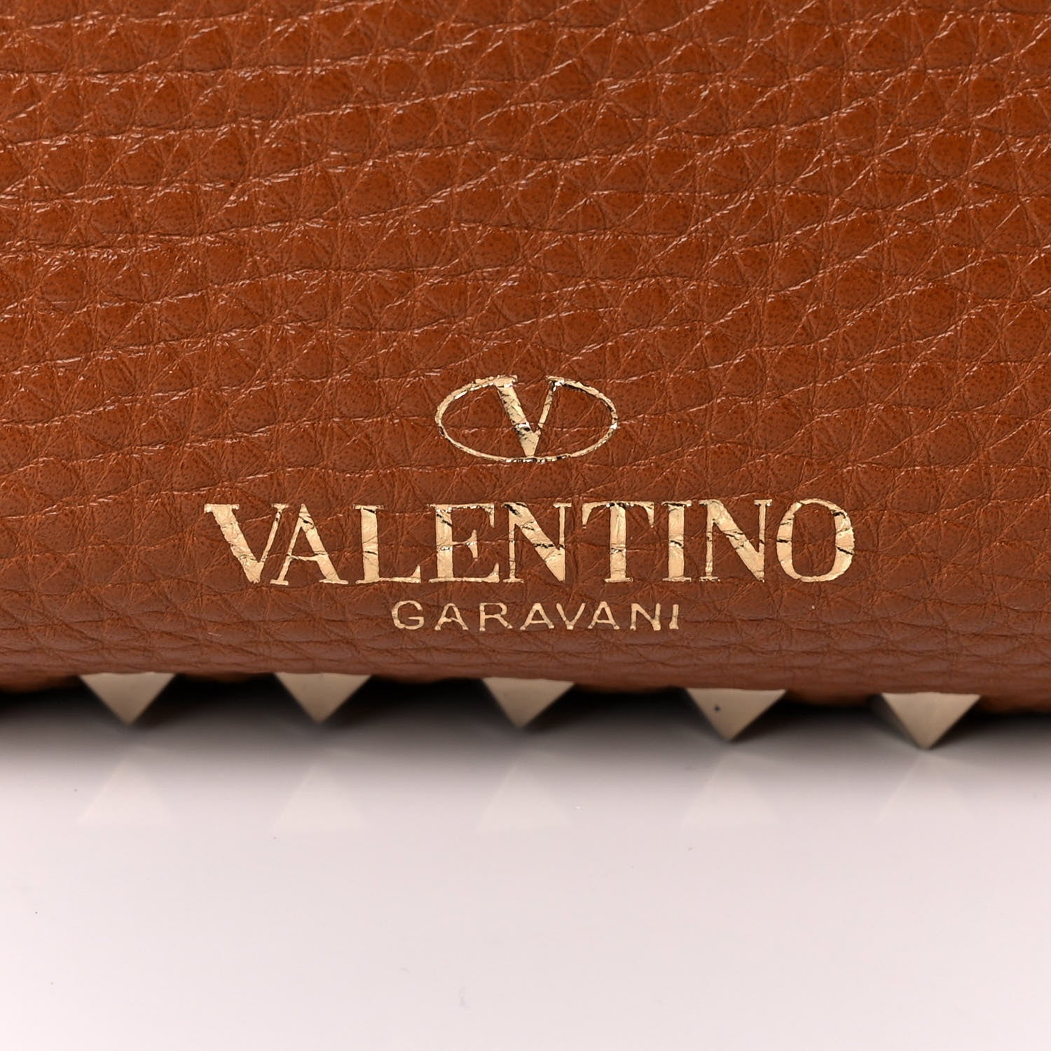 Valentino Garavani Pebbled Calfskin Medium Rockstud Tote Light Cuir 7 of 12