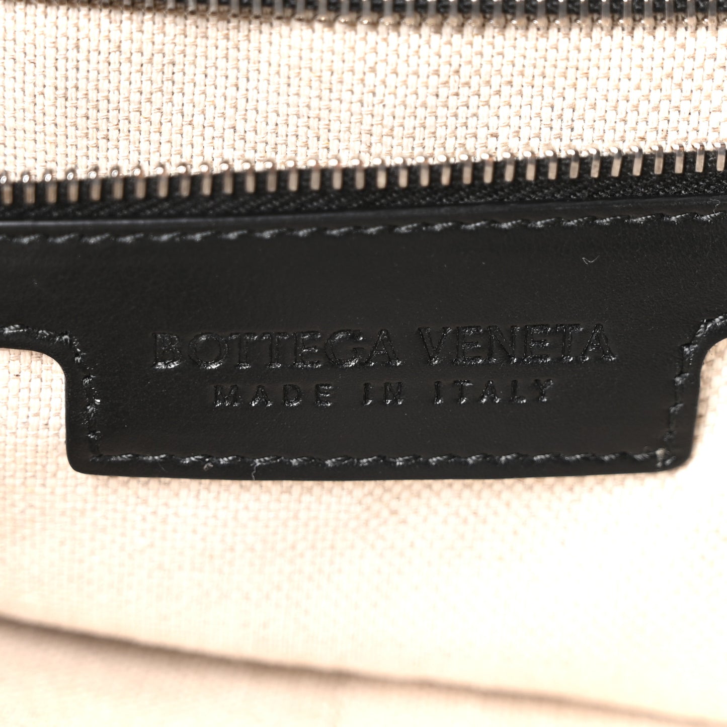 Nappa Intrecciato Andiamo Flat Messenger Black