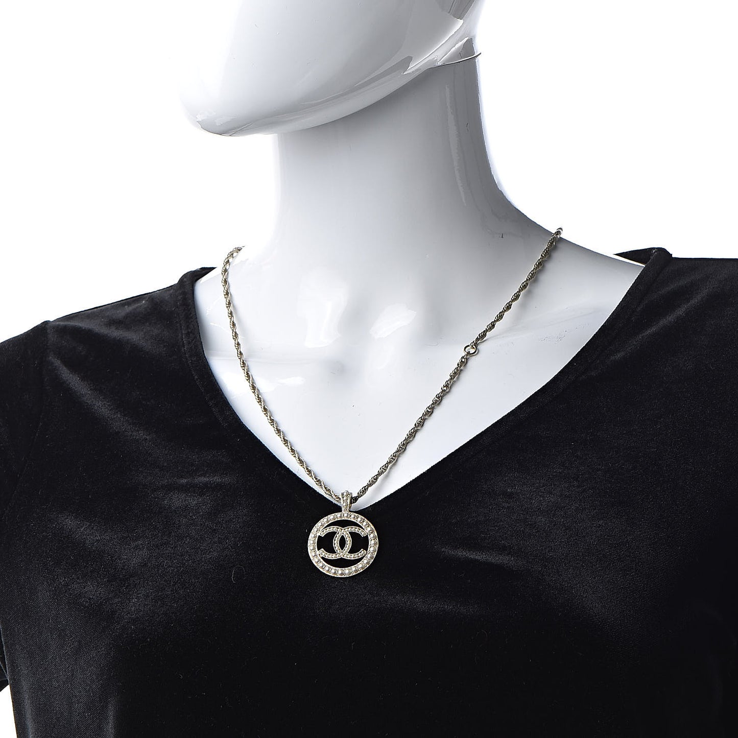 Pearl CC Round Pendant Necklace Gold