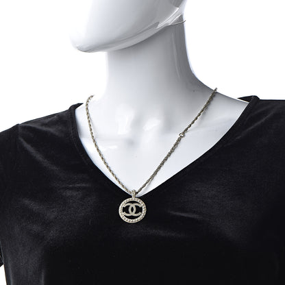Chanel Pearl CC Round Pendant Necklace Gold 2 of 6
