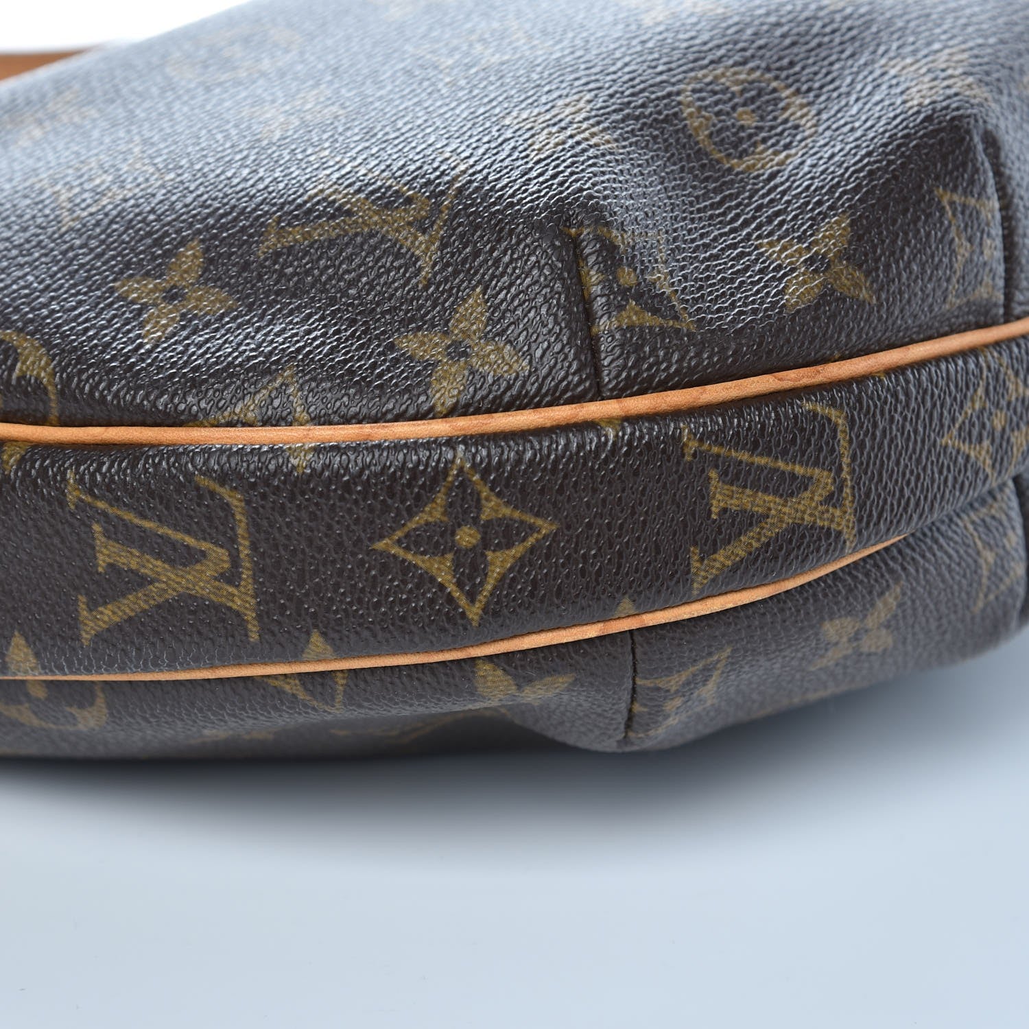 Louis Vuitton Monogram Croissant MM 8 of 11
