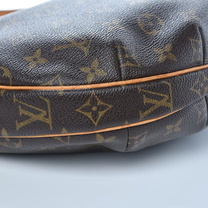 Louis Vuitton Monogram Croissant MM 8 of 11