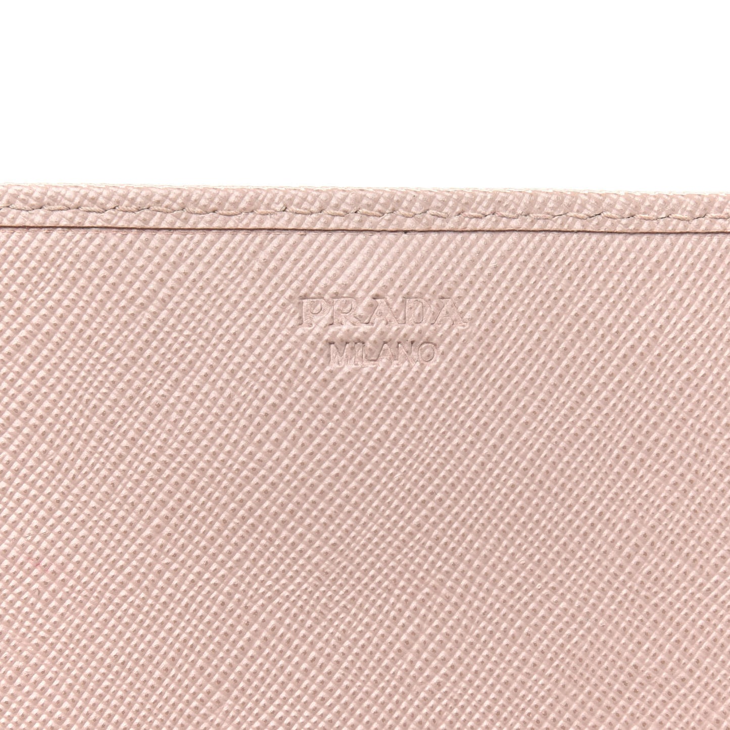 Saffiano Metal Oro Chain Wallet Cammeo