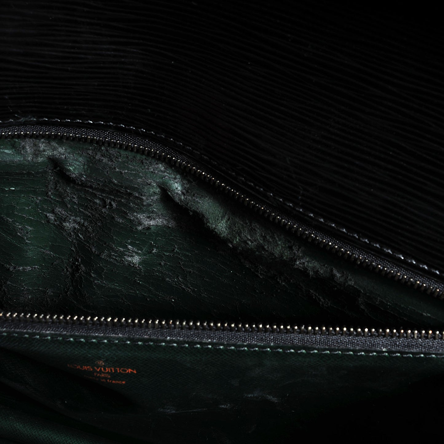 Epi Pochette Trapeze Clutch Black