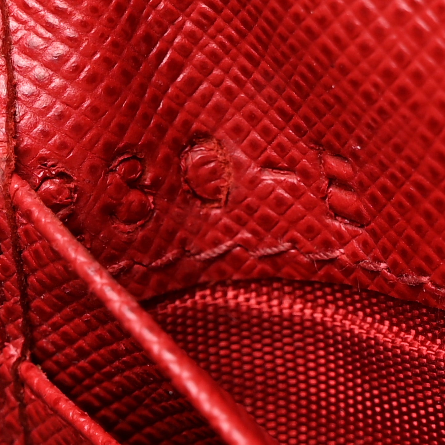 Saffiano Zip Top Compact Wallet Fuoco