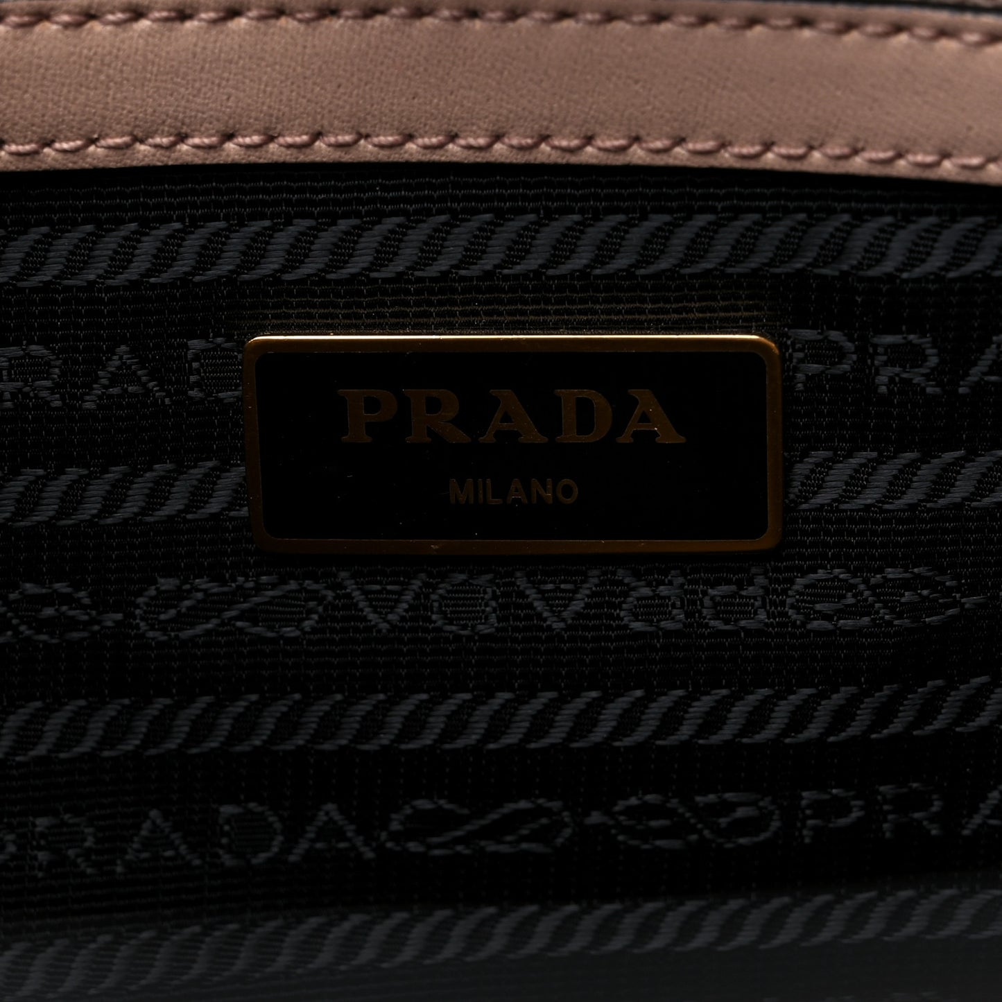 Saffiano Soft Calfskin Small Zippered Tote Cipria