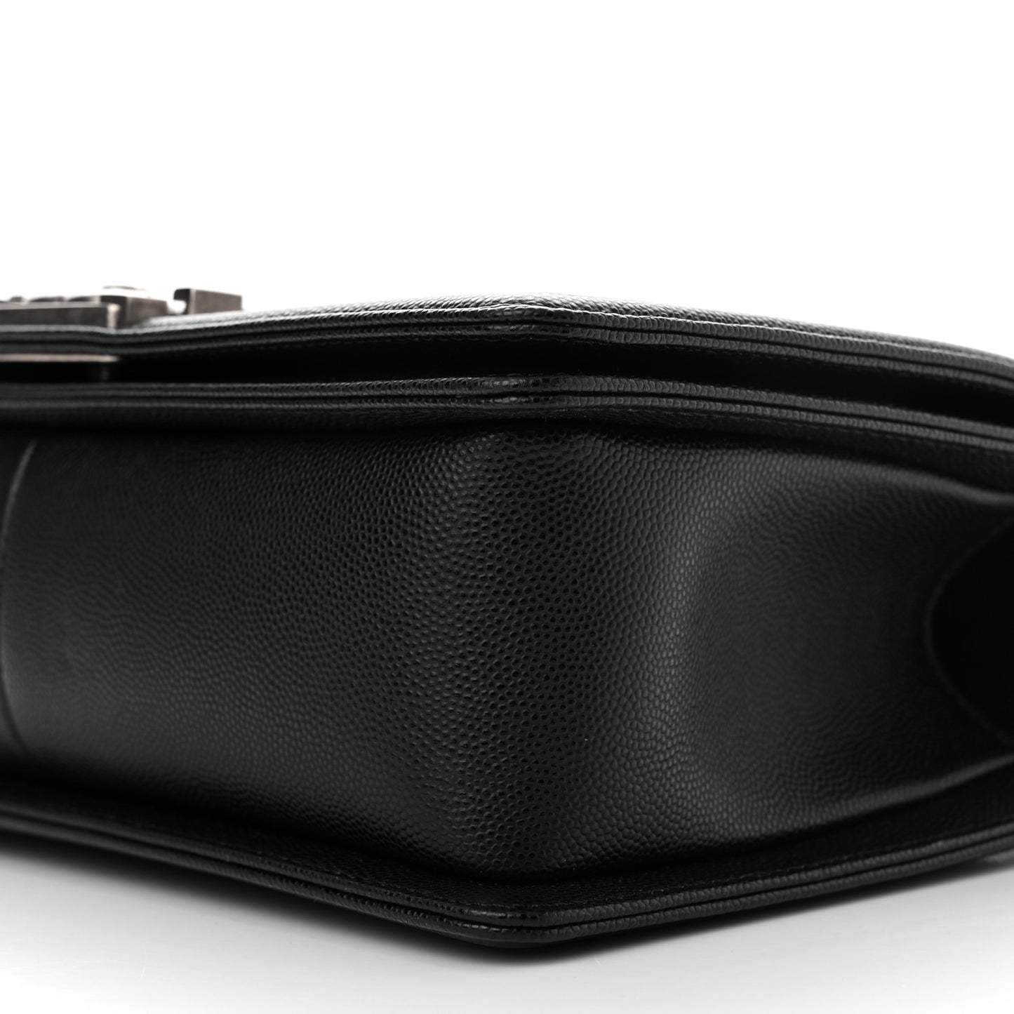 Caviar Quilted Medium Boy Flap Black