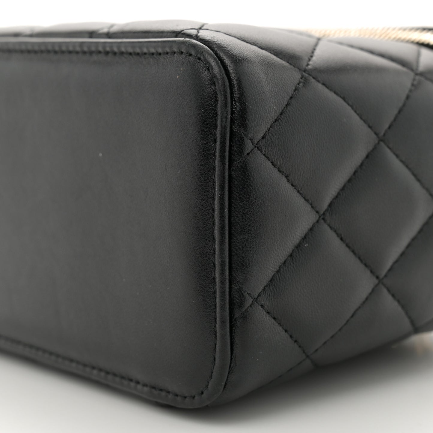 Lambskin Quilted Small Top Handle Vanity Case With Chain Black
